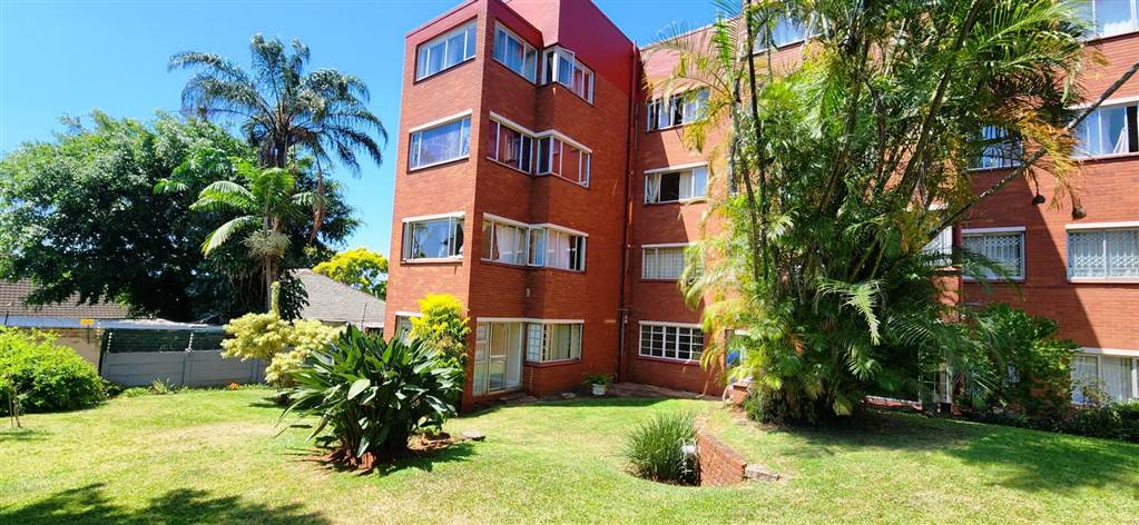 1 Bed Apartment in Bulwer photo number 1