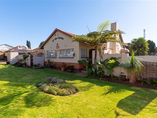 3 Bedroom House 3 Bedroom House