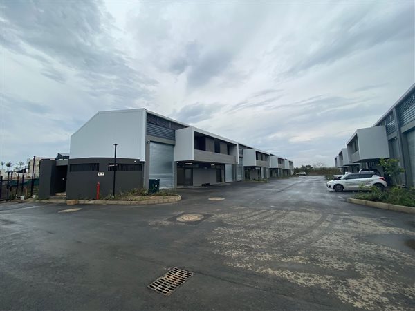 211  m² Commercial space