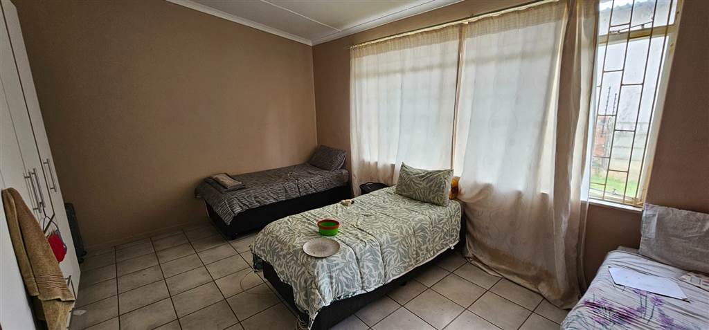 5 Bed Simplex in Polokwane Central photo number 6