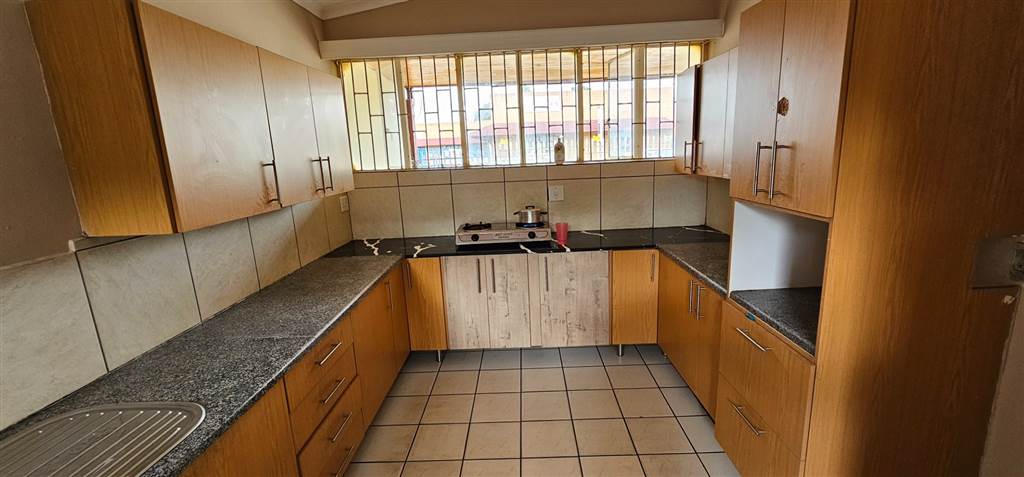 5 Bed Simplex in Polokwane Central photo number 13