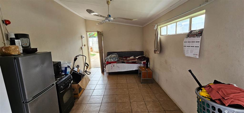 5 Bed Simplex in Polokwane Central photo number 17