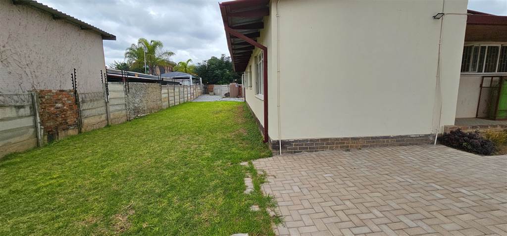 5 Bed Simplex in Polokwane Central photo number 5