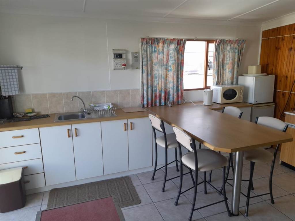 1 Bed House in Gansbaai and surrounds photo number 17