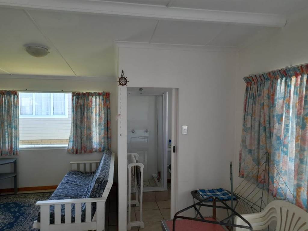1 Bed House in Gansbaai and surrounds photo number 14