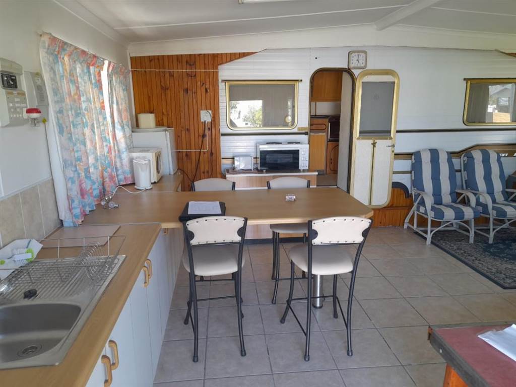 1 Bed House in Gansbaai and surrounds photo number 13