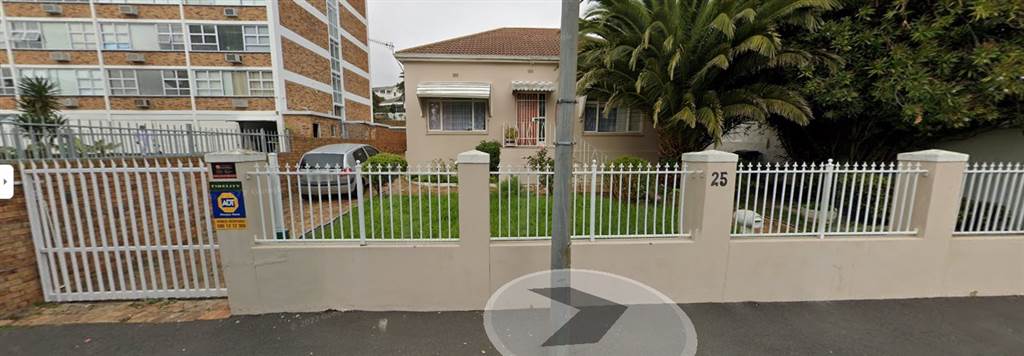 3 Bed House in Sea Point photo number 2