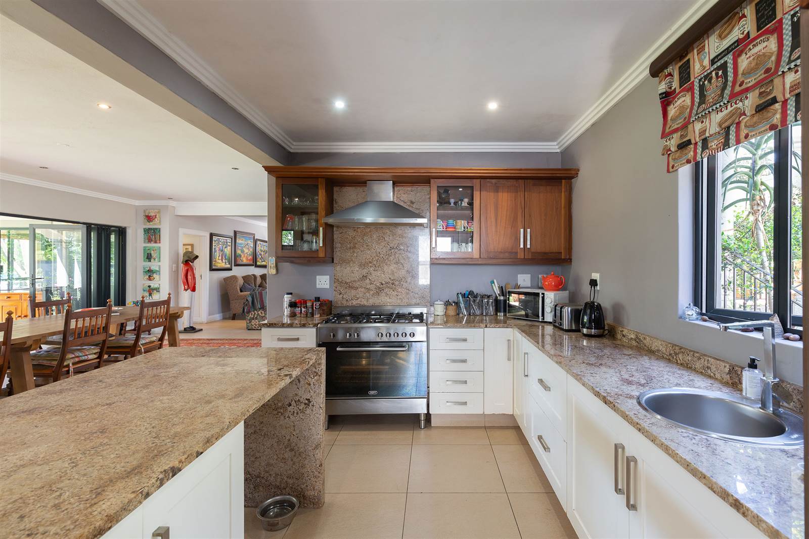 5 Bed House in Umhlali Golf Estate photo number 2