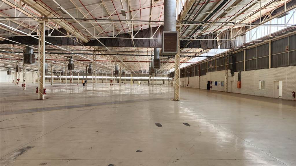 30000  m² Industrial space in Rosslyn photo number 13