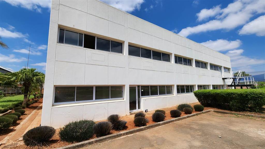 30000  m² Industrial space in Rosslyn photo number 1