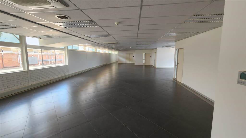 30000  m² Industrial space in Rosslyn photo number 25