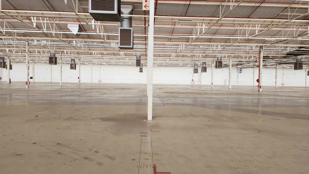 30000  m² Industrial space in Rosslyn photo number 14