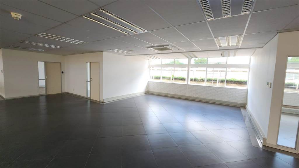 30000  m² Industrial space in Rosslyn photo number 23