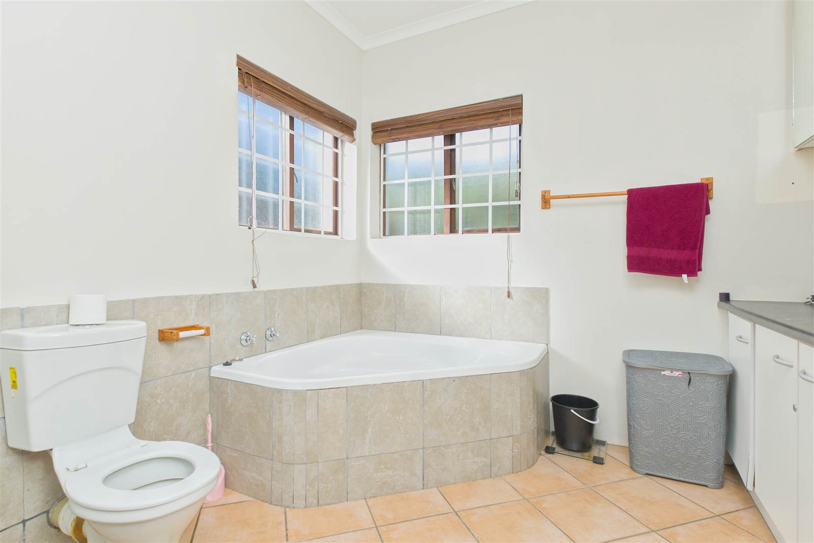 6 Bed House in Summerstrand photo number 15