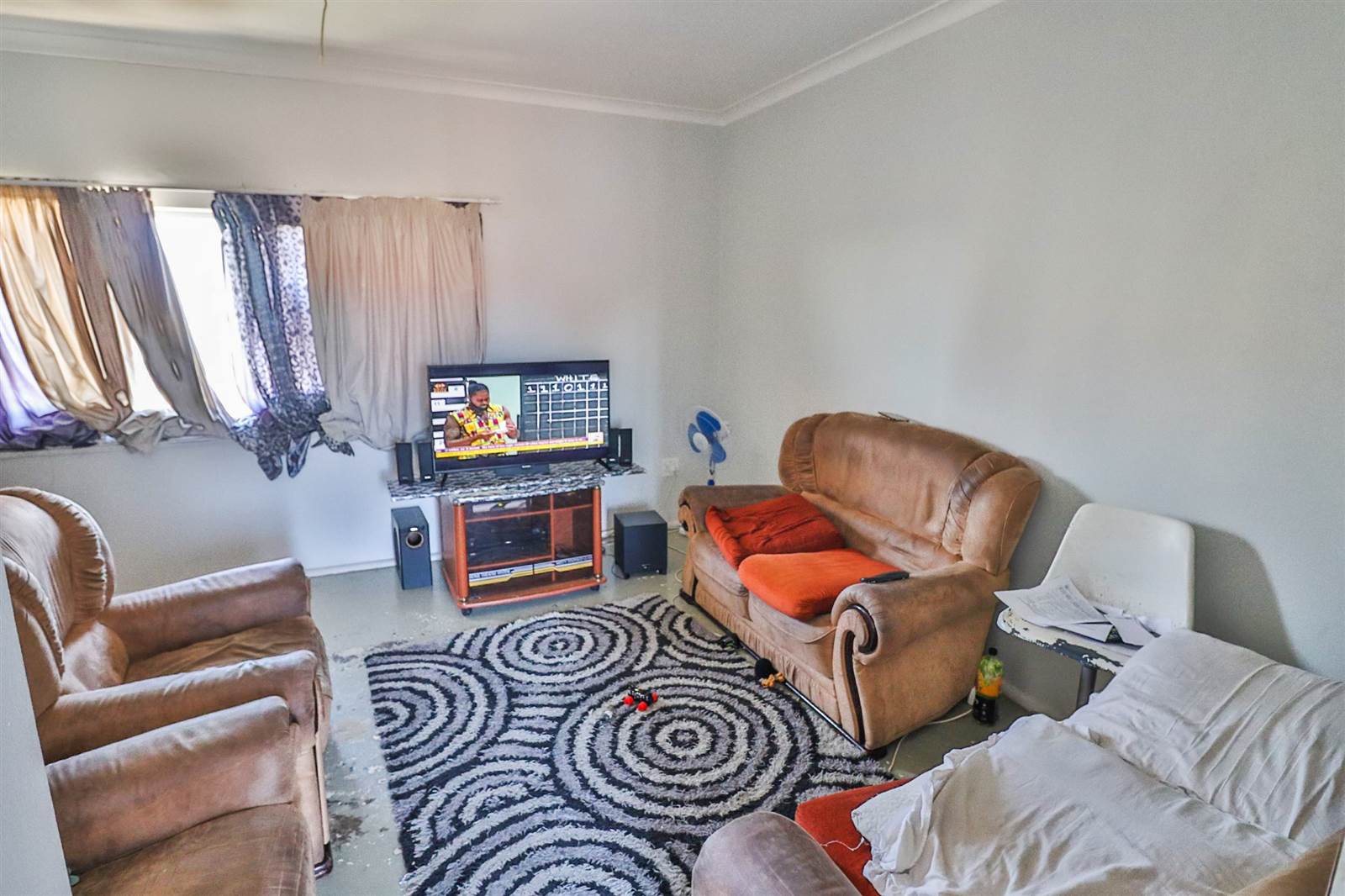 1 Bed Apartment in Port Elizabeth Central photo number 1