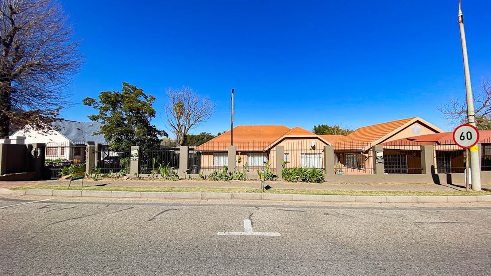 5 Bed House for sale in Dunvegan T3481473 Private Property