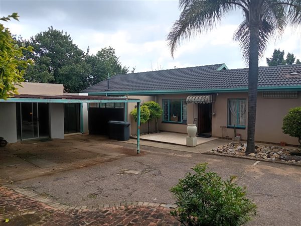 5 Bedroom House 5 Bedroom House