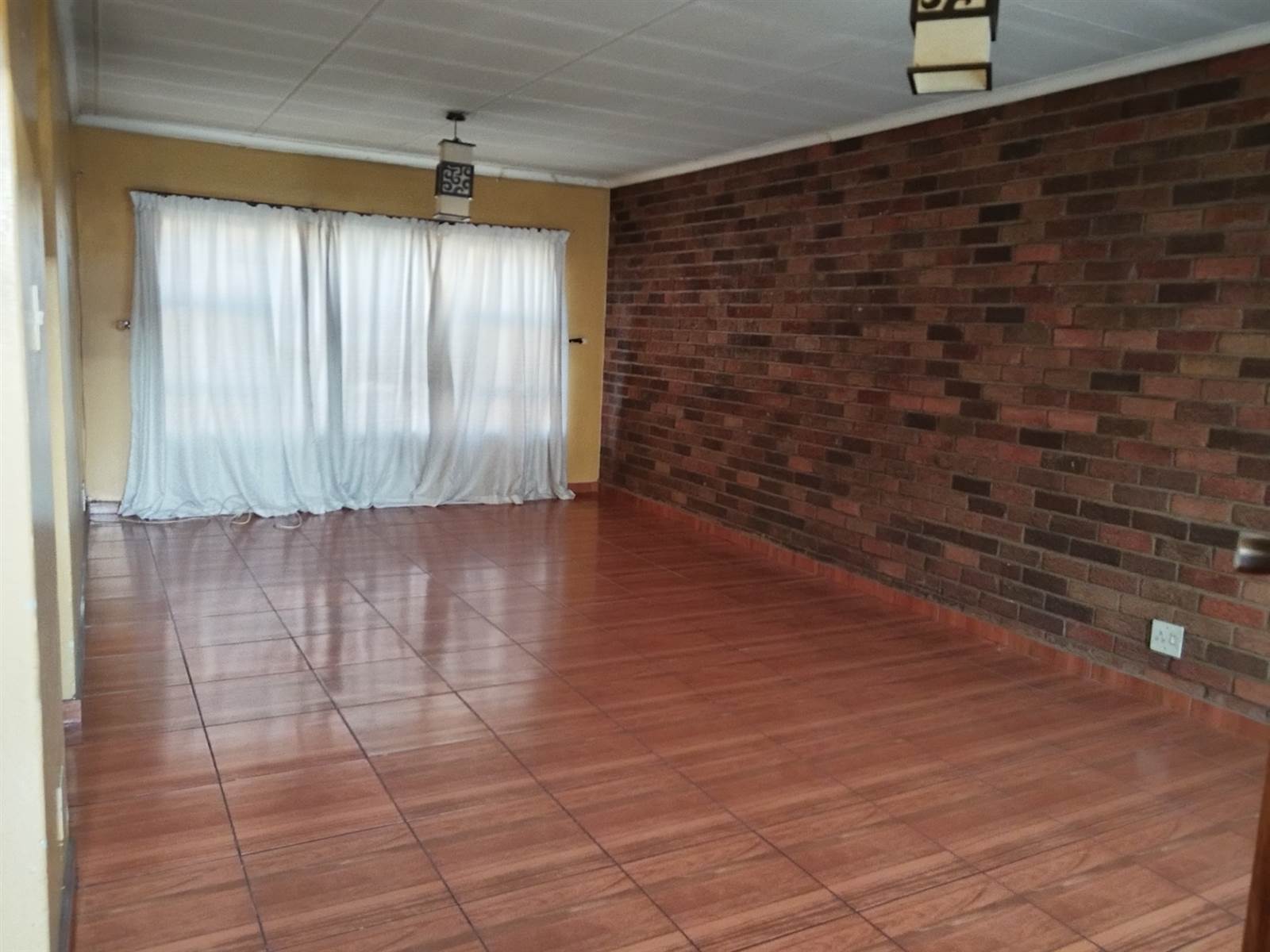 2 Bed Apartment in Vereeniging Central photo number 6