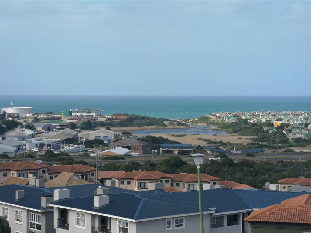973 m² Land available in Island View photo number 1