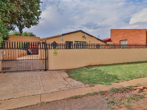 4 Bed House in Lenasia South