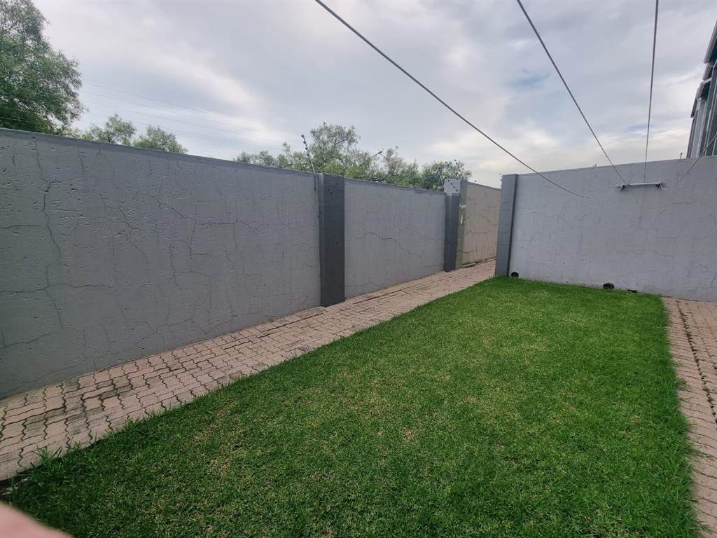 2 Bed House in Secunda photo number 29