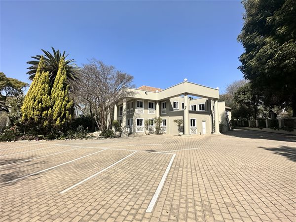 1300  m² Commercial space in Melrose Estate