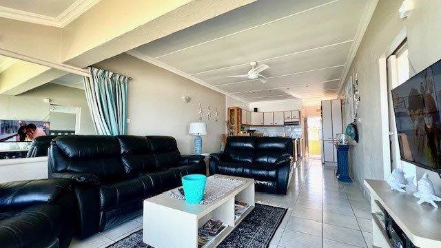 2 Bed Apartment in Shelly Beach photo number 14