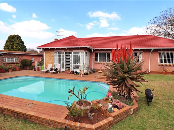 3 Bedroom House 3 Bedroom House
