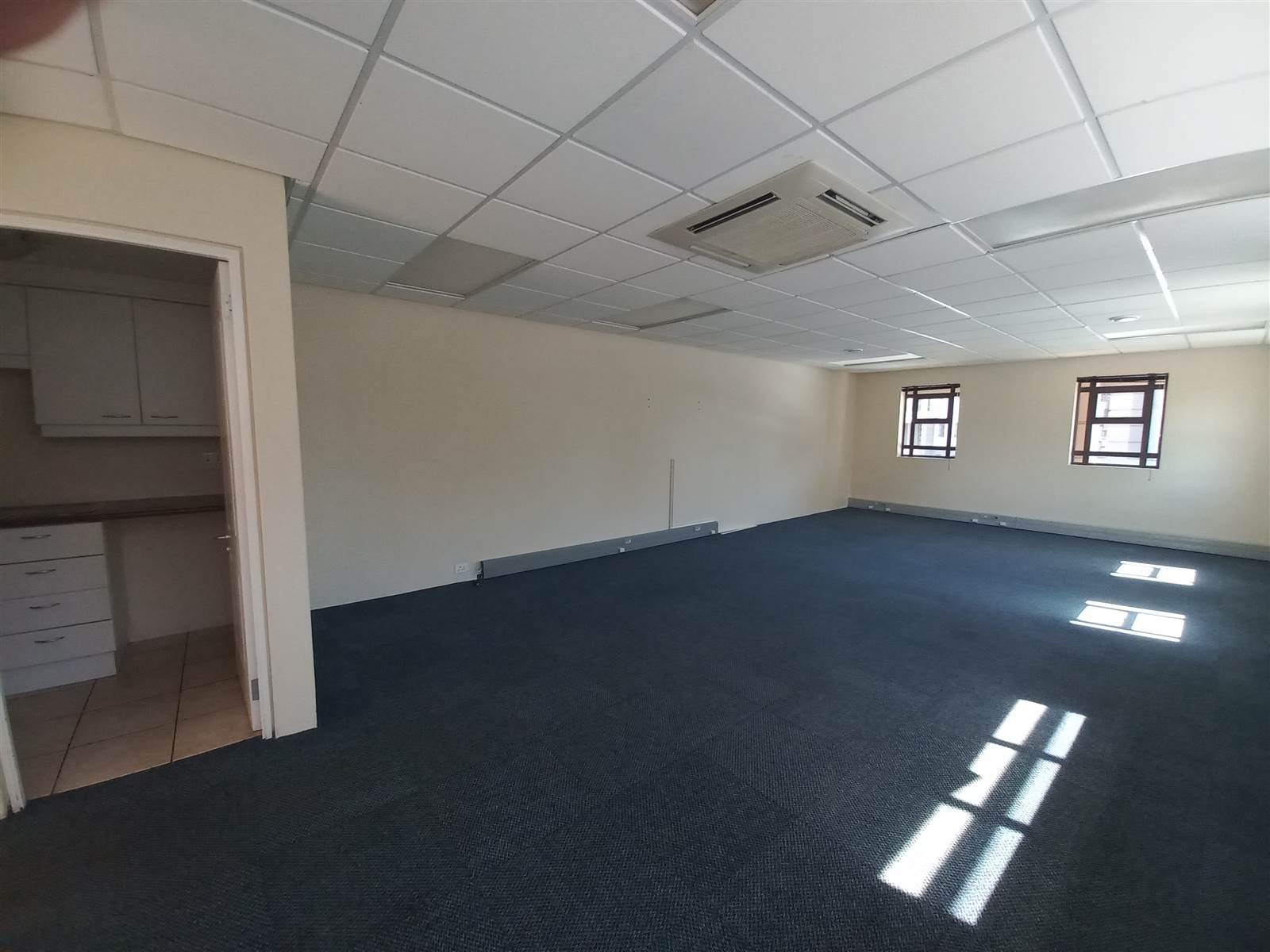 204  m² Commercial space in Milnerton photo number 13