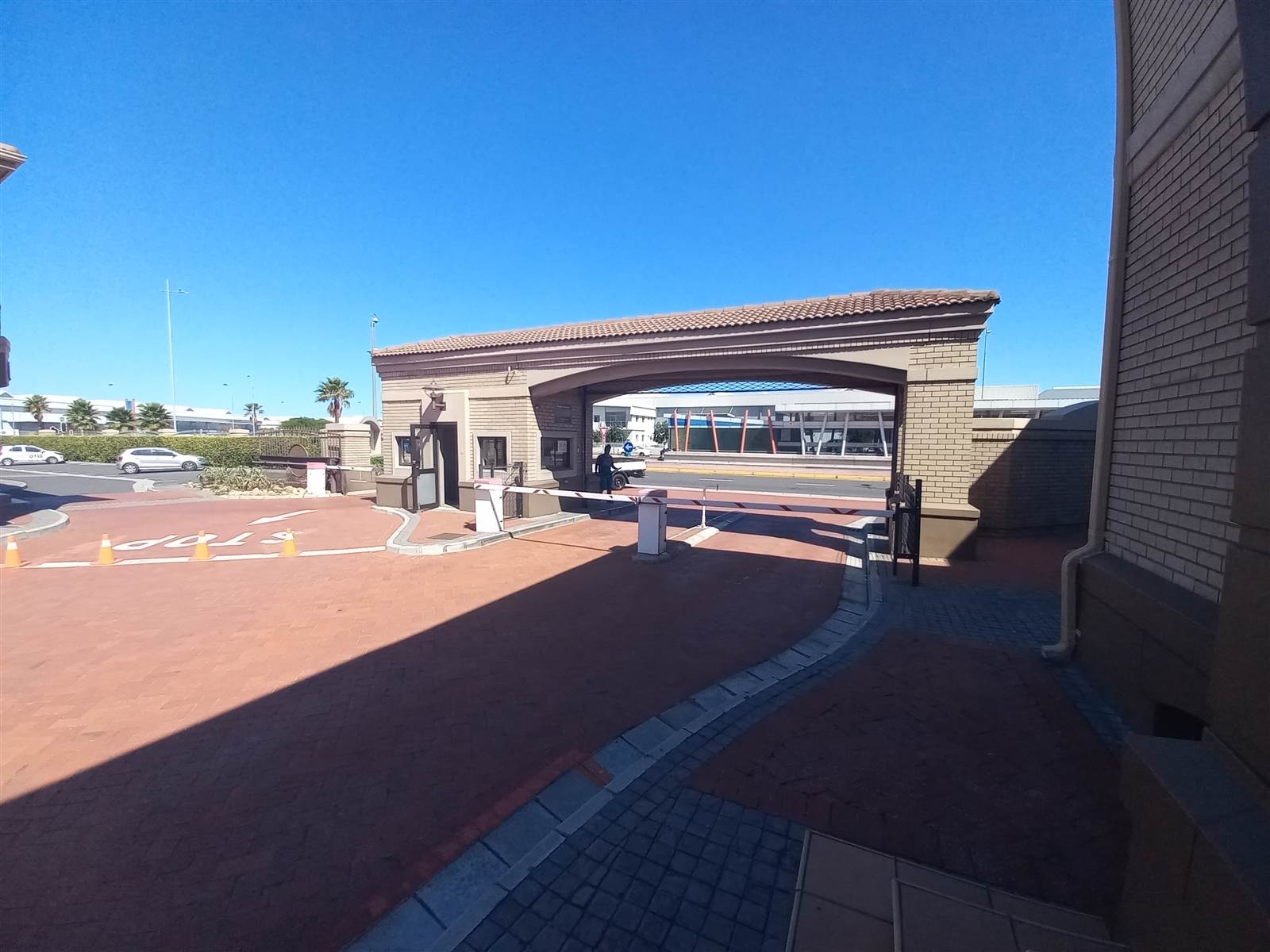 204  m² Commercial space in Milnerton photo number 1