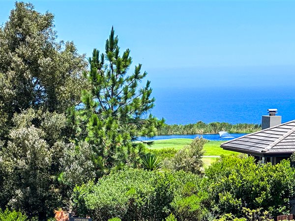 1147 m² Land available in Pezula Golf Estate