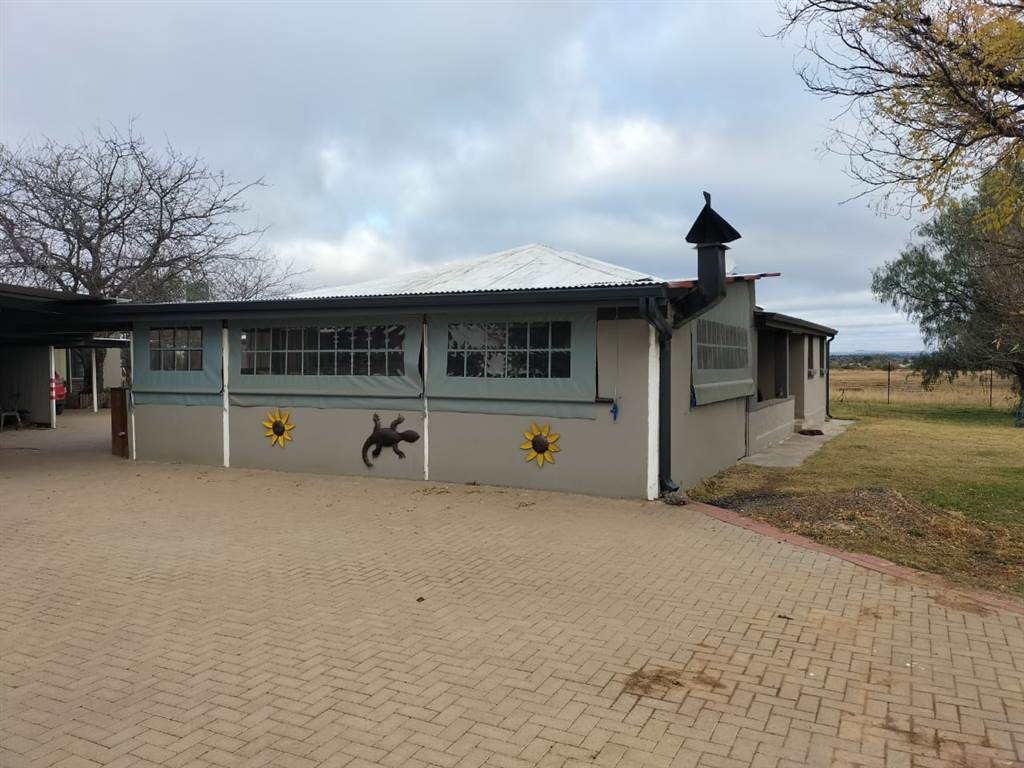 3 Bed House in Bloemfontein Farms photo number 1