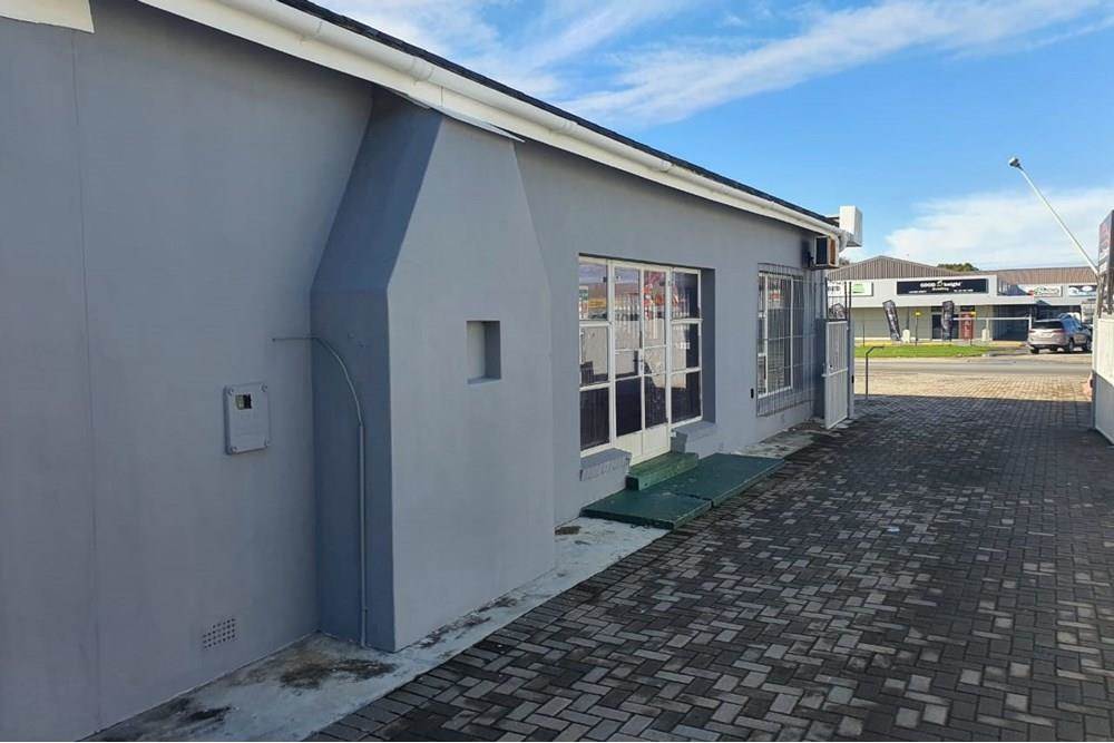 400  m² Commercial space in Walmer photo number 18