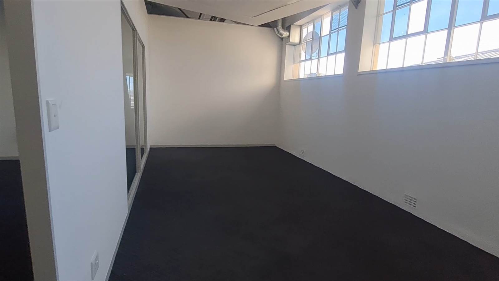 934  m² Commercial space in Woodstock photo number 16