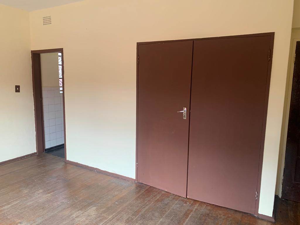 1 Bed Flat in Turffontein photo number 8