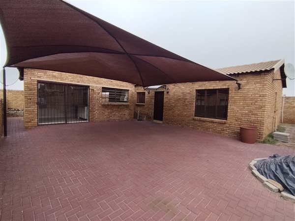 4 Bedroom House 4 Bedroom House