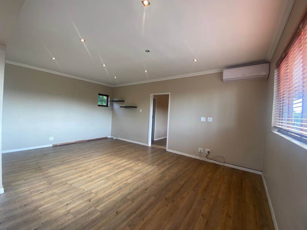 1 Bed Apartment in Atholl photo number 6