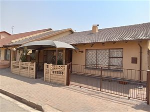 4 Bed House in Actonville
