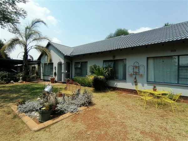 4 Bedroom House 4 Bedroom House