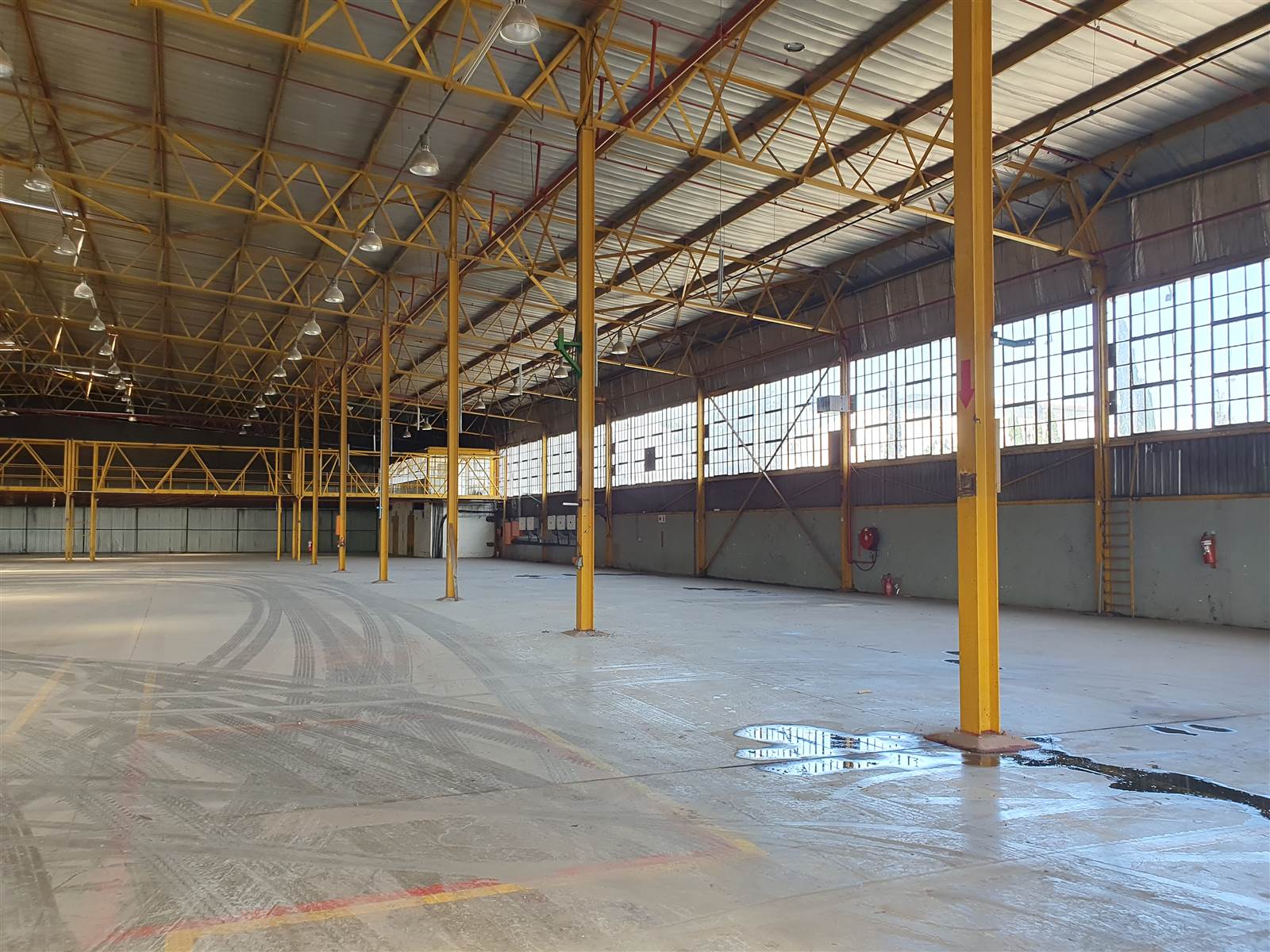 13500  m² Industrial space in Alrode photo number 9