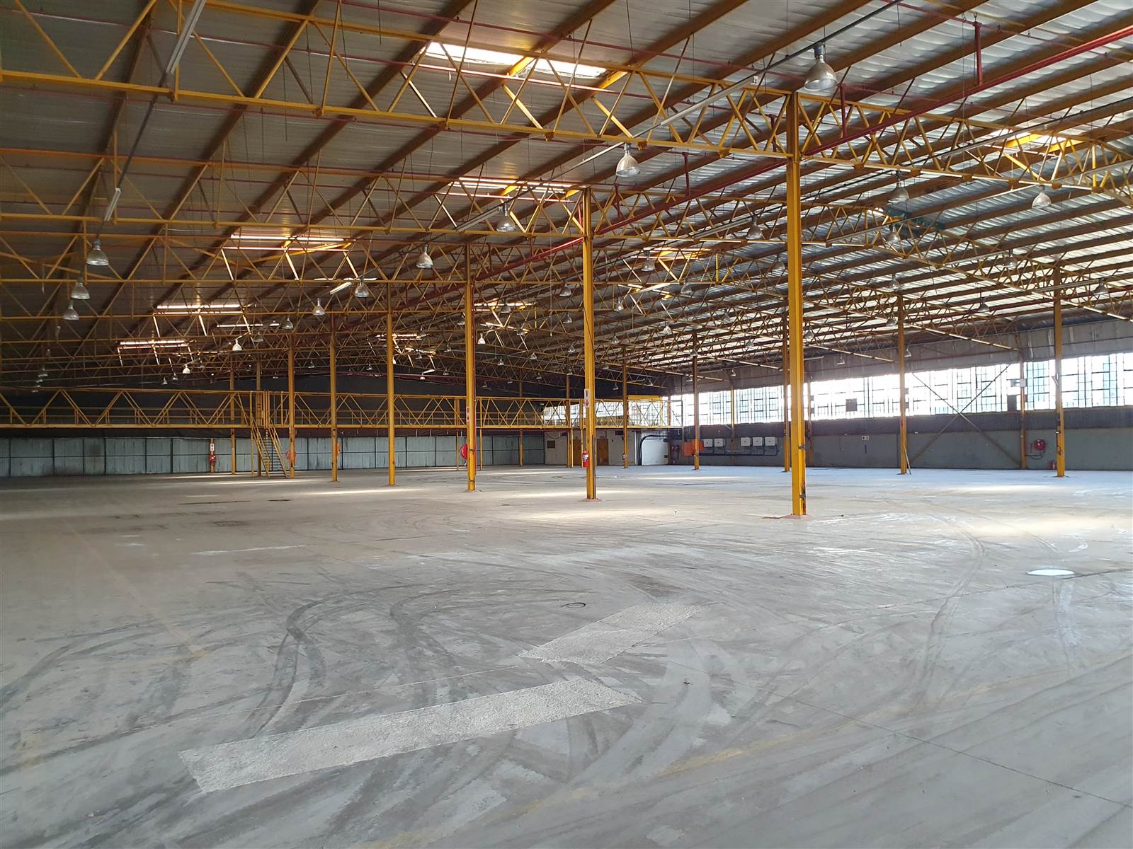 13500  m² Industrial space in Alrode photo number 12