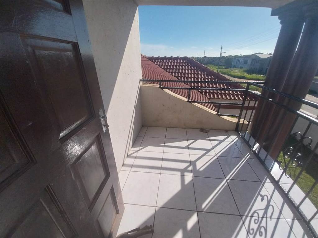 5 Bed House in Louis Trichardt photo number 10