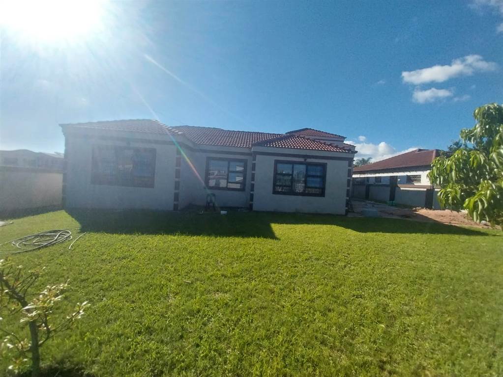 5 Bed House in Louis Trichardt photo number 7