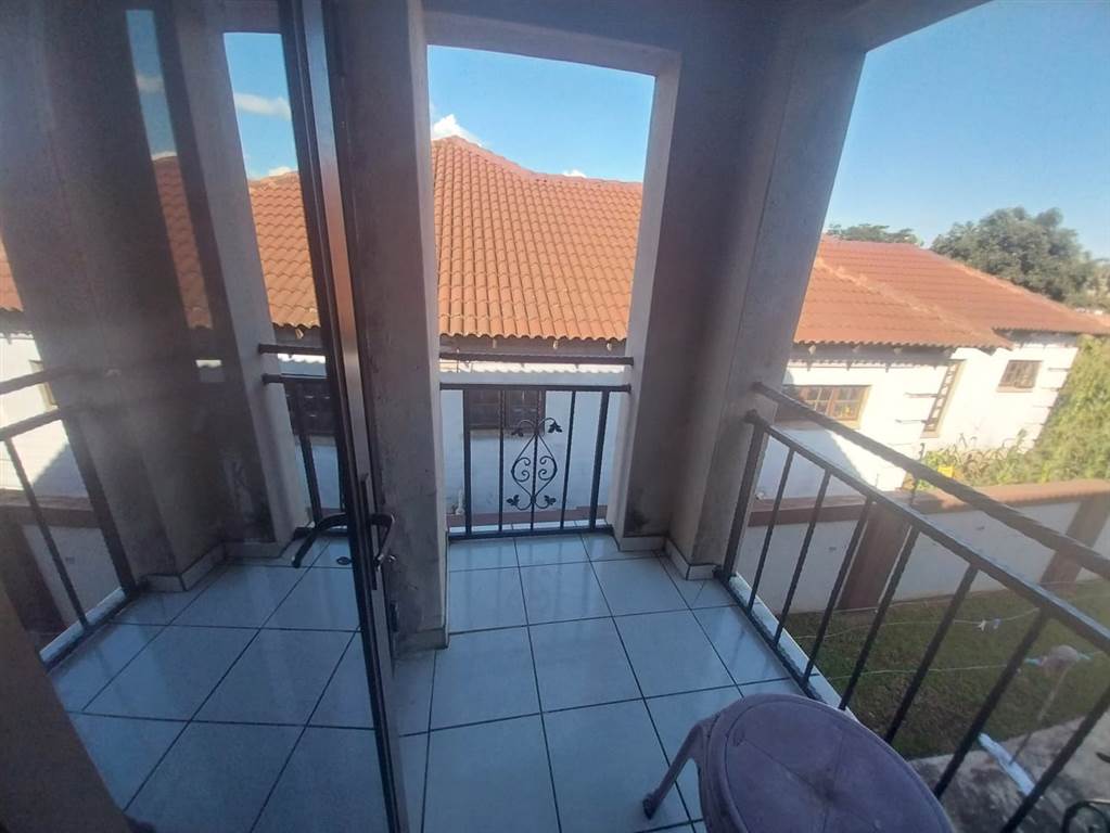 5 Bed House in Louis Trichardt photo number 9