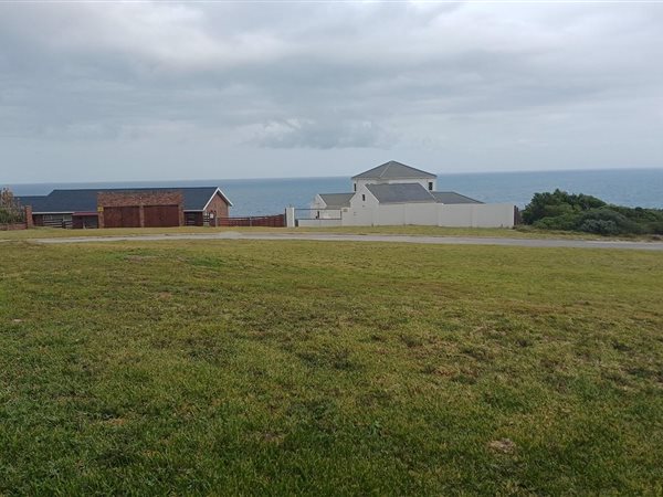 743 m² Land