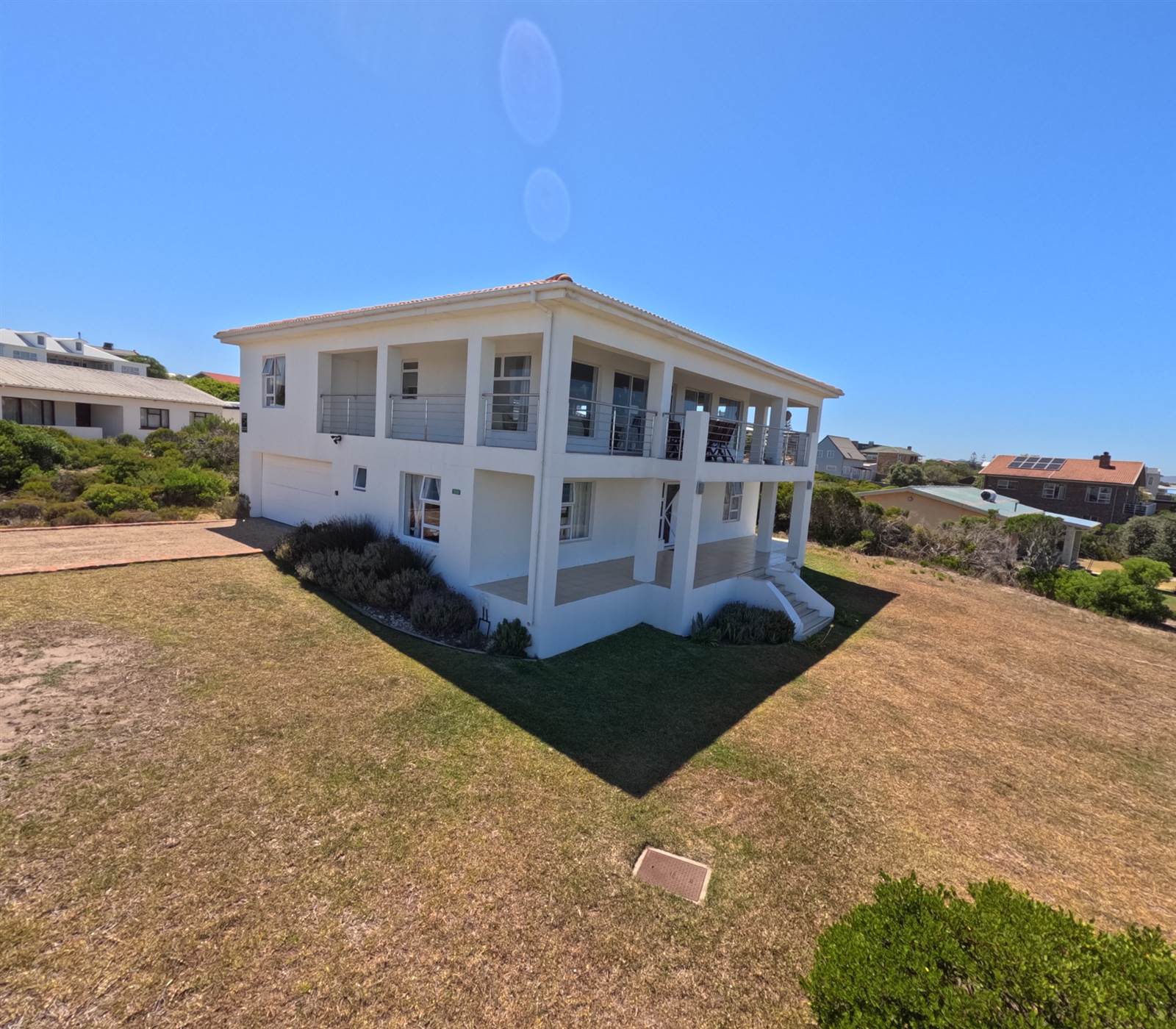 4 Bed House in Pearly Beach photo number 2