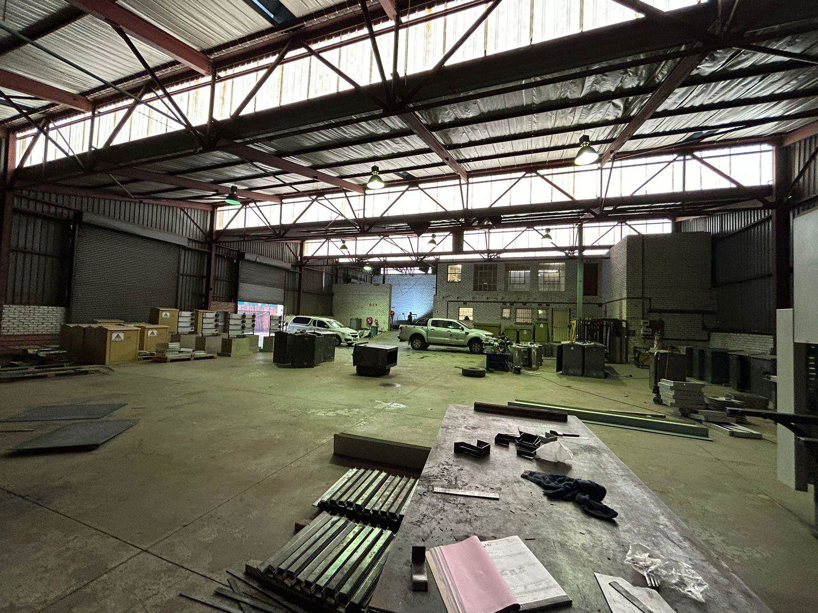 1200  m² Industrial space in Chloorkop photo number 4