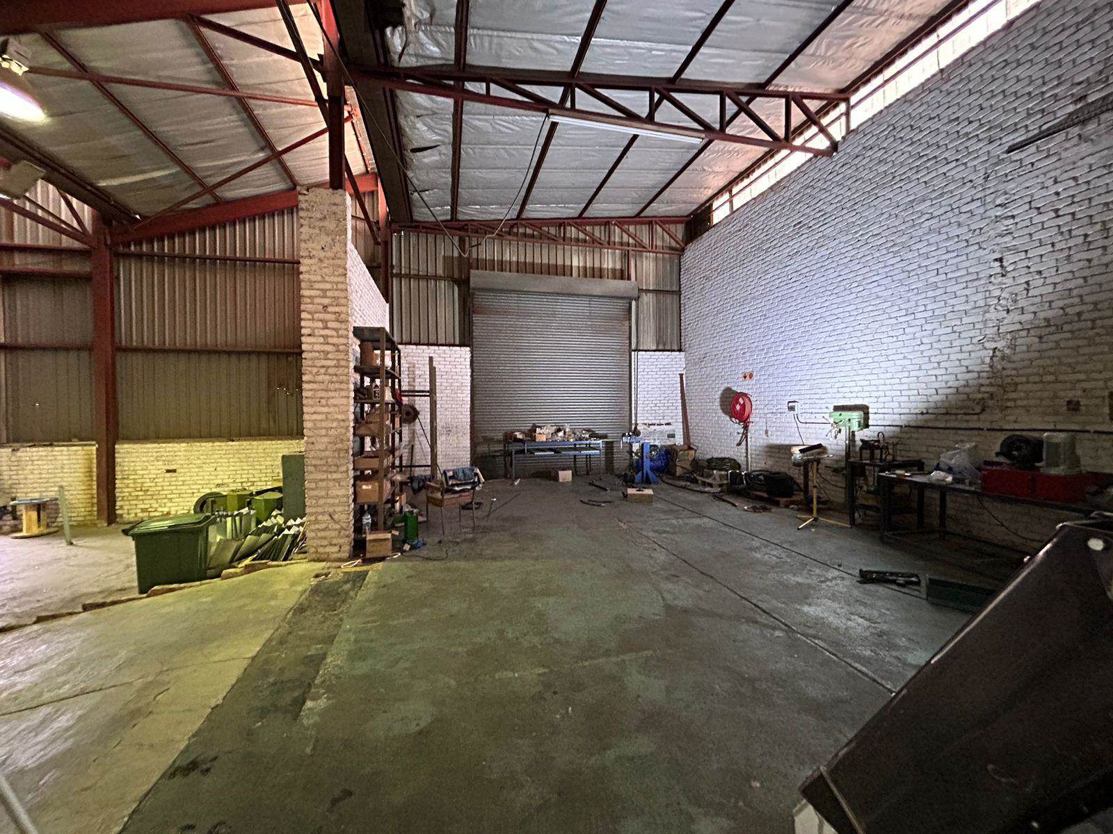 1200  m² Industrial space in Chloorkop photo number 9