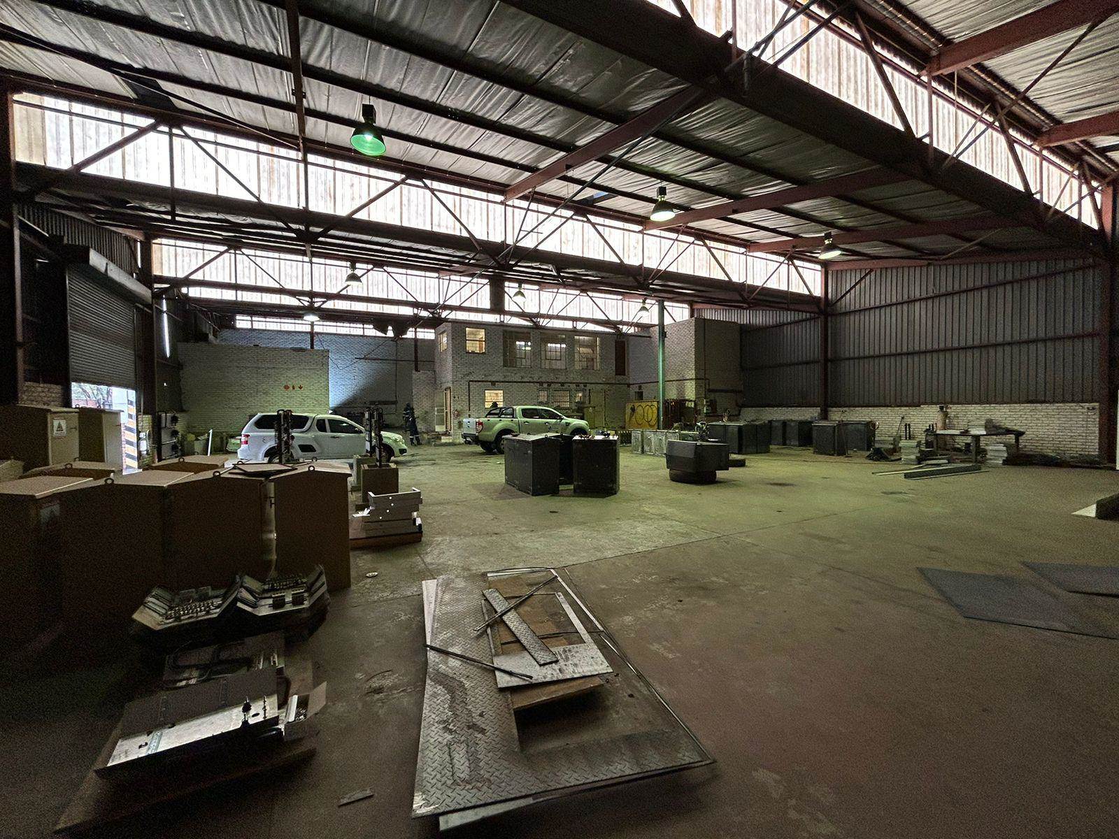 1200  m² Industrial space in Chloorkop photo number 3