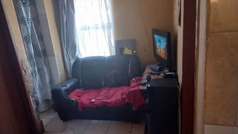 11 Bed House in Tembisa photo number 11